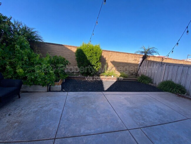 Building Photo - 24724 Ambervalley Ave