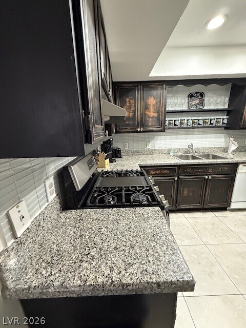 Building Photo - 5576 W Rochelle Ave.