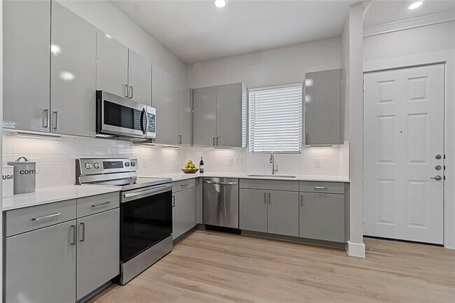 Building Photo - 1109 Saffira-