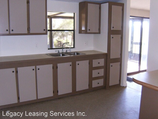 Building Photo - 1622 S Lake Reedy Blvd