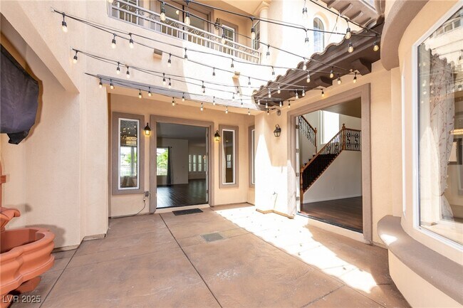 Building Photo - 2057 Orchard Mist St