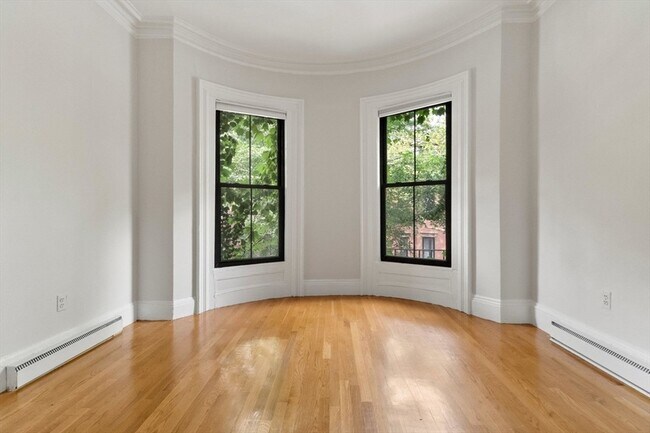 Building Photo - 182 W Brookline St