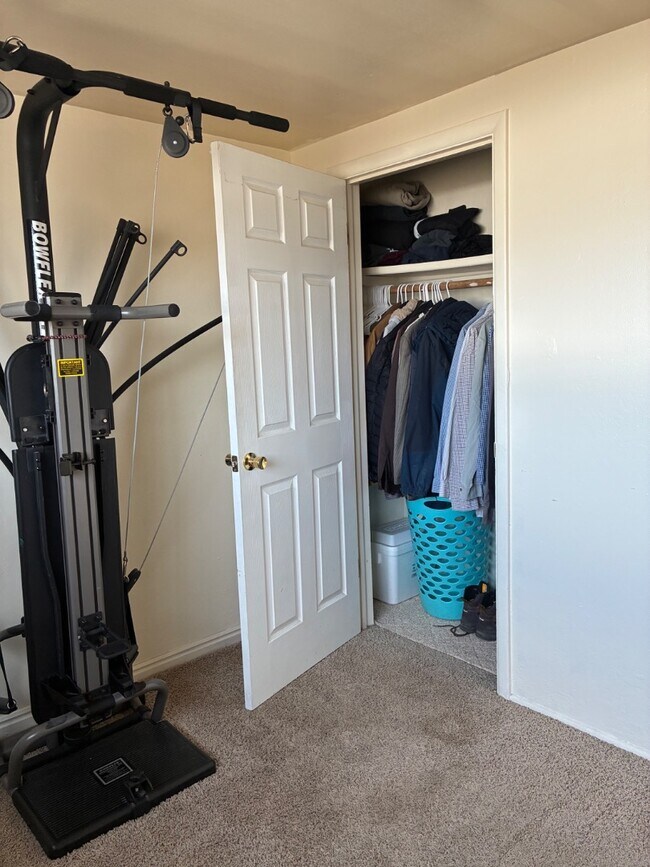 Building Photo - 202 W Lorene Ln