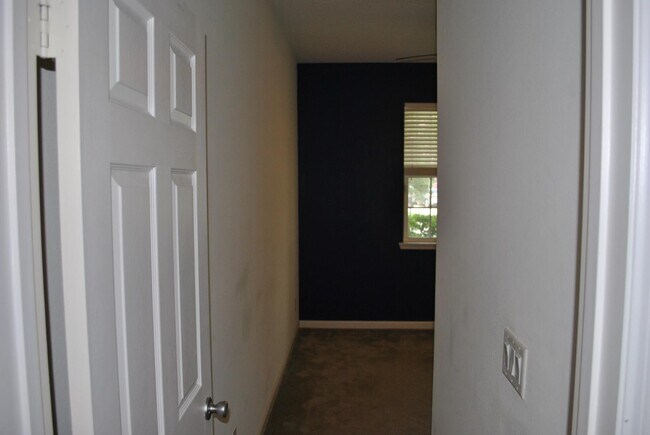 Building Photo - 612 Champion Ridge Dr