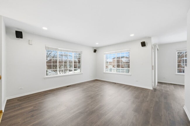 Building Photo - 2330 Twilight Dr