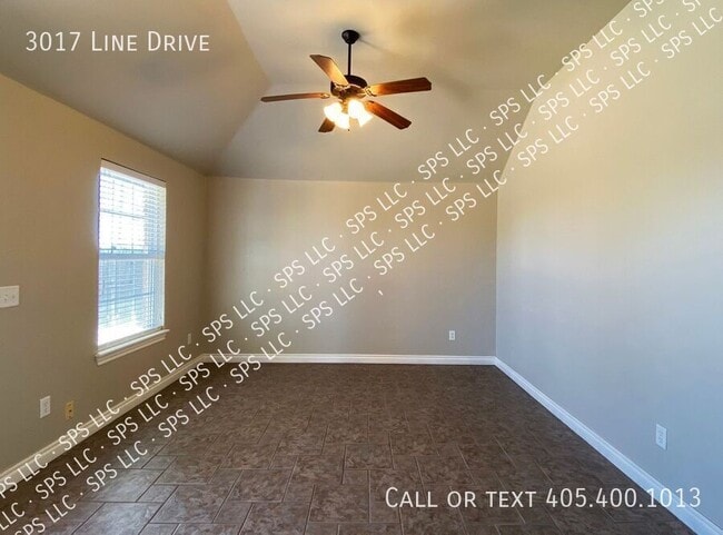 Building Photo - 3017 Line Dr