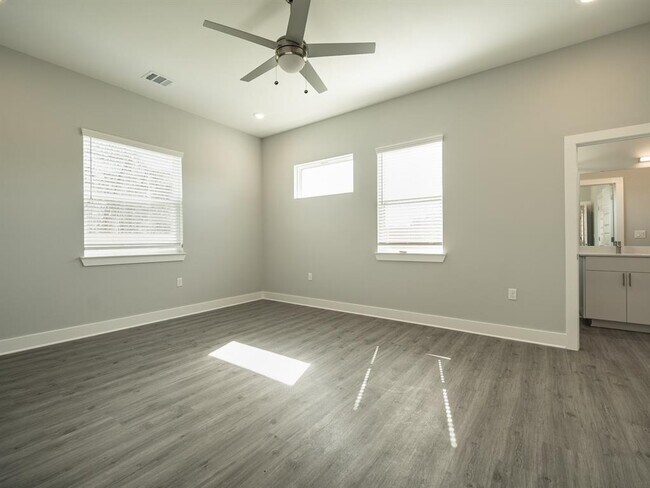 Building Photo - 120 Kimble Ln