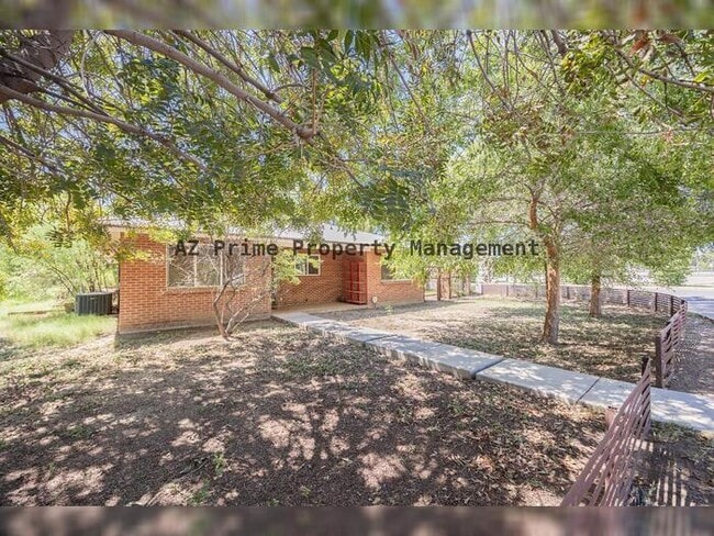 Building Photo - 351 E Encanto Dr