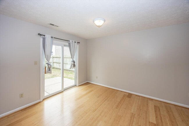 Building Photo - 637 Cembra Dr