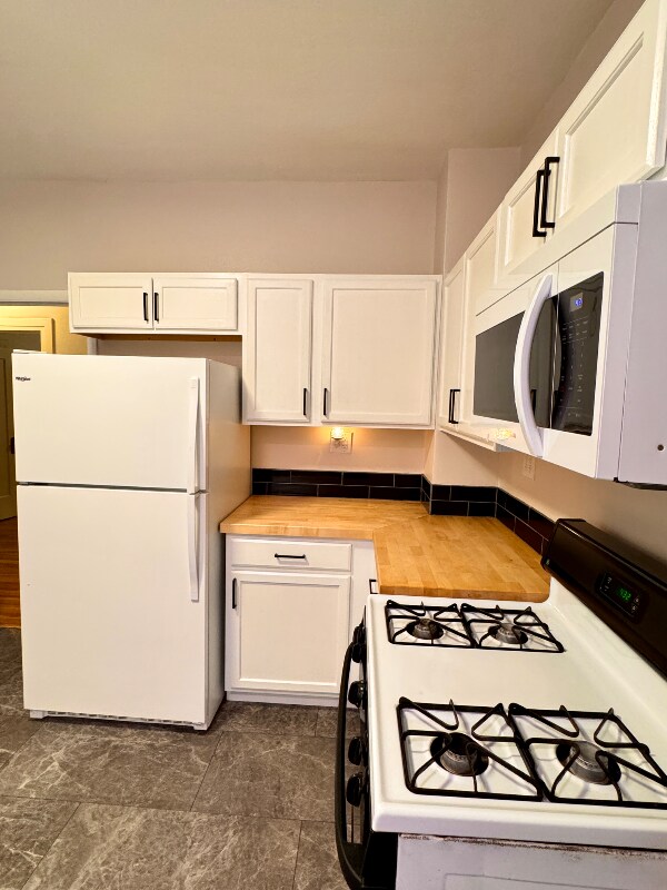 Building Photo - 933 11th St NW
