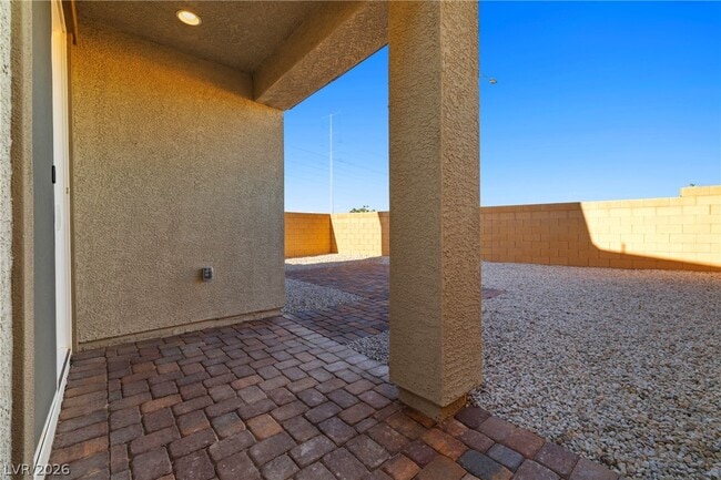 Building Photo - 10334 Apefly St