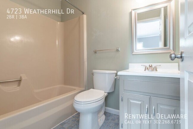 Building Photo - GORGEOUS TOWNHOME