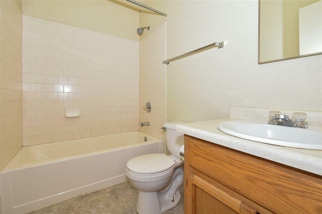 Building Photo - 8840 E 38th Ln