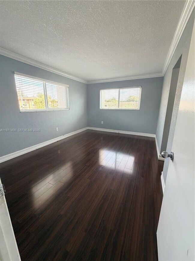 Building Photo - 7430 Miami Lakes Dr