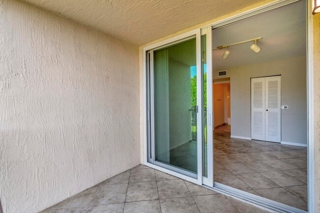 Building Photo - 116 Villa Cir