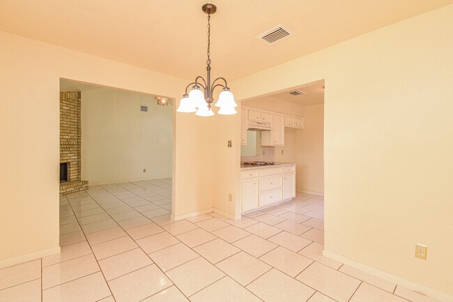 Building Photo - 3803 Lochmire Ln