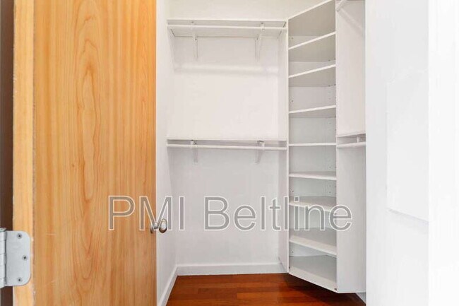 Building Photo - 988 DeKalb Ave NE