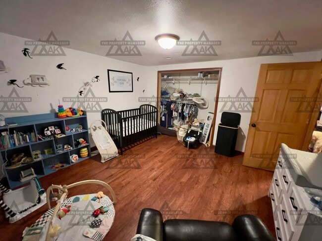 Building Photo - Charming Pet-Friendly 3-Bedroom Home with Garage & Wood Stove – North Pole