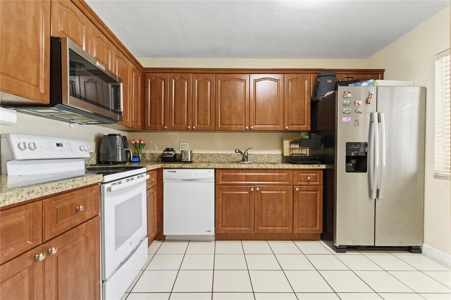 Building Photo - 16211 Saddle Club Rd