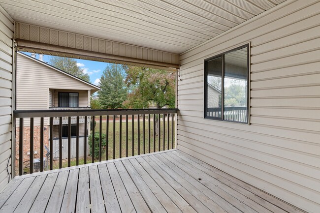 Building Photo - 3636 Greenacres Blvd