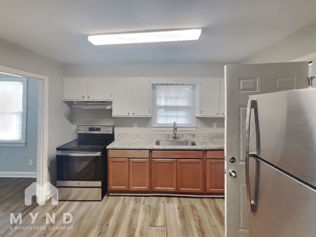 Building Photo - 1720 Finchley Dr