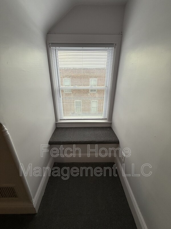 Building Photo - 125 E State St