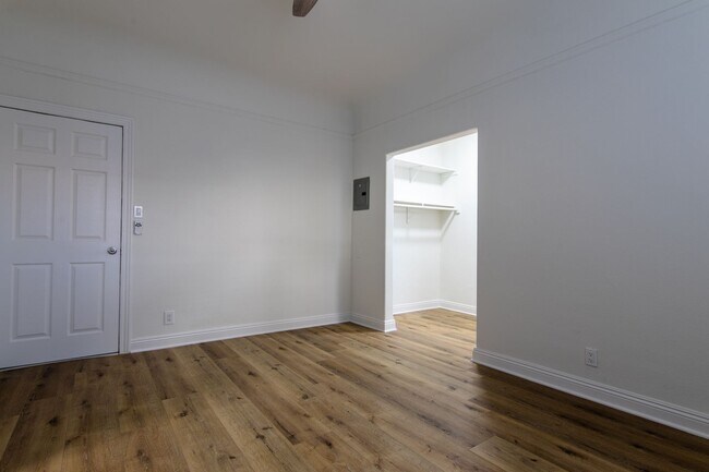 Building Photo - Newly Remodeled Studio Apartment