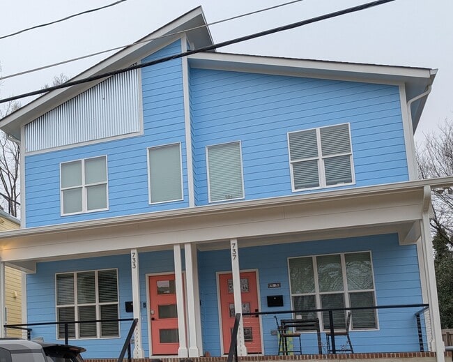 Building Photo - 737 Hopkins St