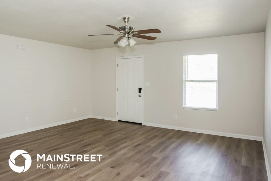 Building Photo - 129 Elmhurst Dr