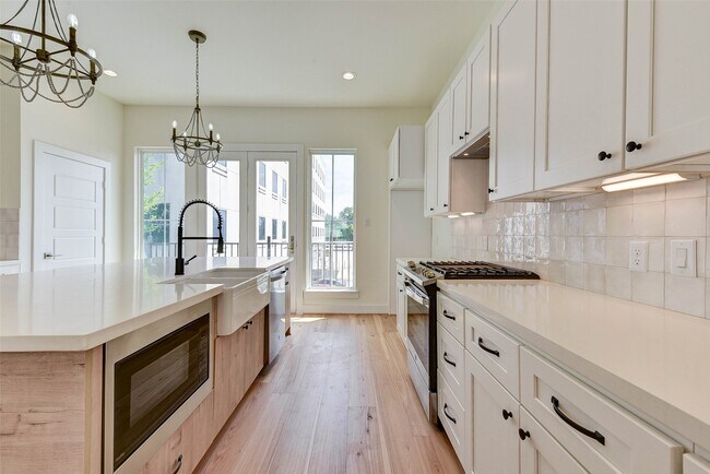 Building Photo - 2516 Ohsfeldt St