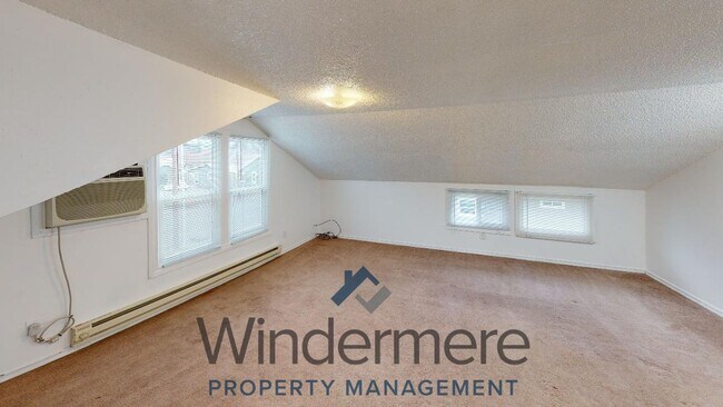 Building Photo - Birch904