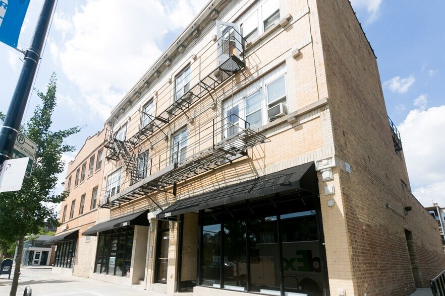 Primary Photo - 5940 N Broadway