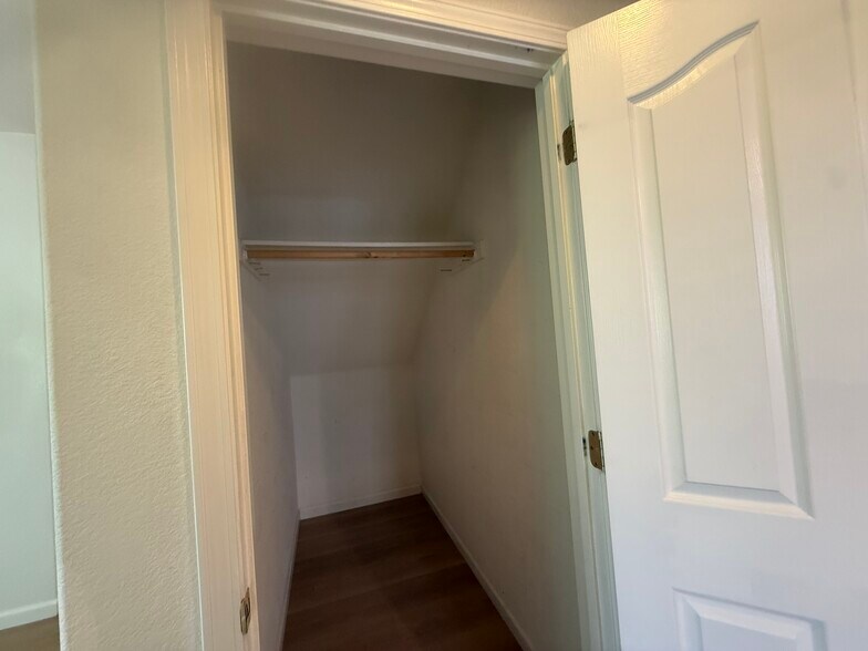 Building Photo - 9633 McKenna Dr