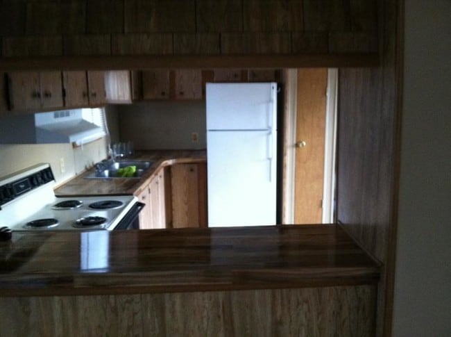 Building Photo - 365 Sherwood Forest Drive