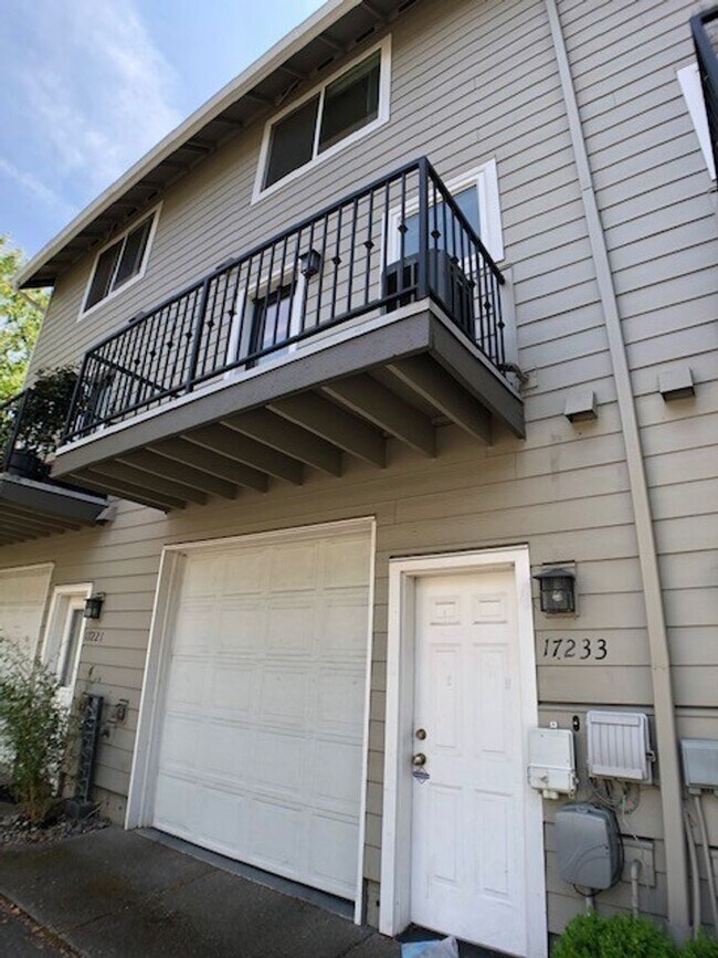 Building Photo - 17233 SW Baseline Rd