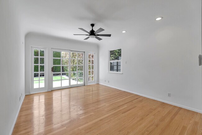 Building Photo - 223 S Le Doux Rd