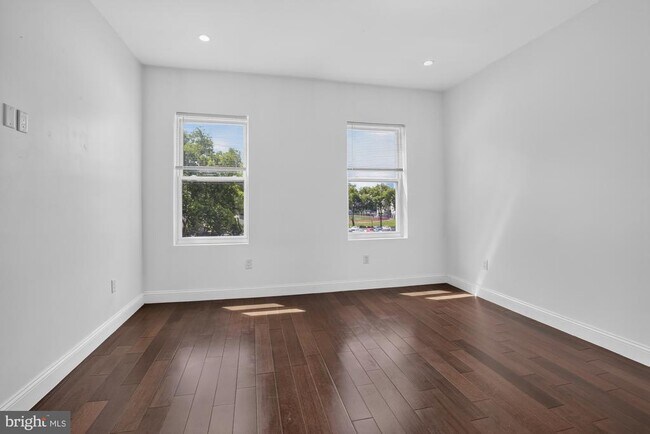 Building Photo - 2319 N College Ave