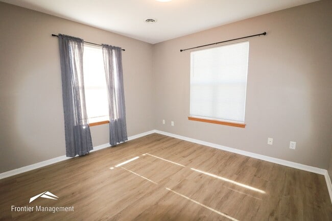 Building Photo - 3 Bedroom Ranch-Style Home in Quiet Neighb...