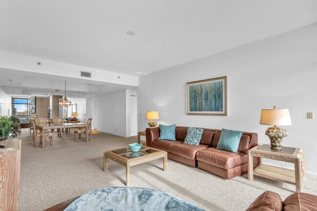 Building Photo - 11370 12 Oaks Way