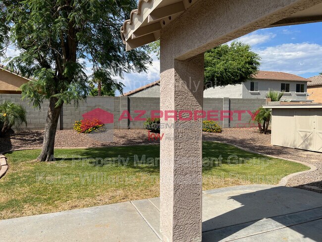 Building Photo - 17848 W Redfield Rd