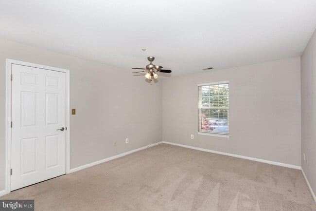 Building Photo - 3805 Sunnyfield Ct