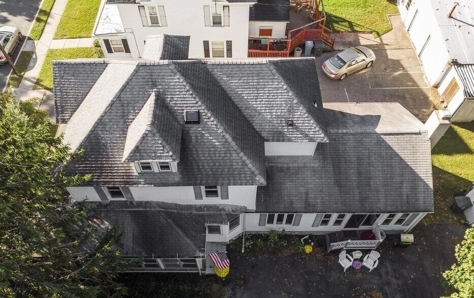 Building Photo - 105 Dickinson Rd