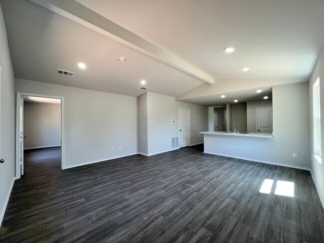 Building Photo - New Home in New Tolar Oaks Neighborhood