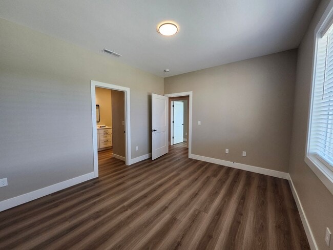 Building Photo - Gorgeous NEW CONSTRUCTION! w/Smart Home Te...