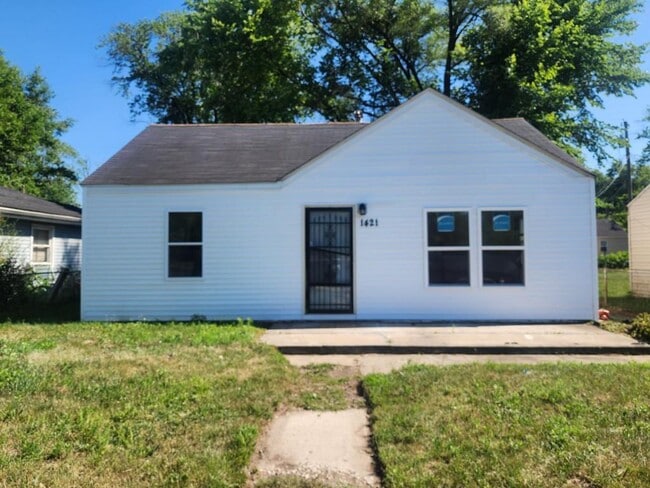 Primary Photo - 1421 E 35th Ct