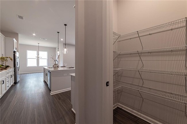 Building Photo - 212 Birchwood Row