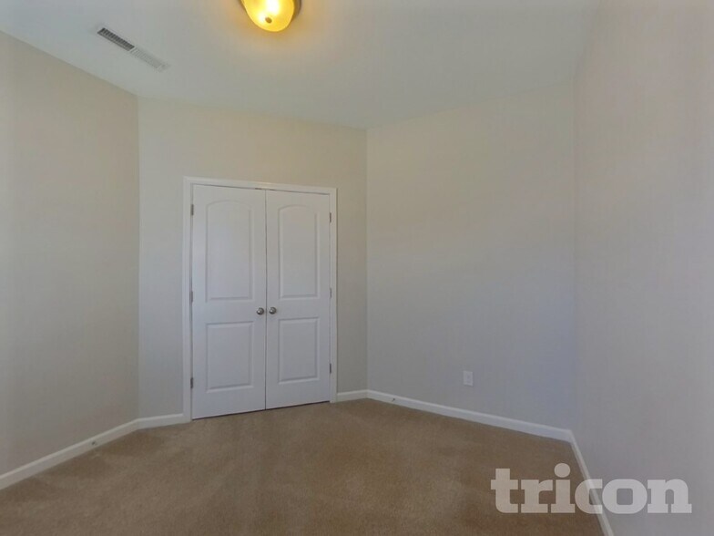 Building Photo - 703 Rook Rd