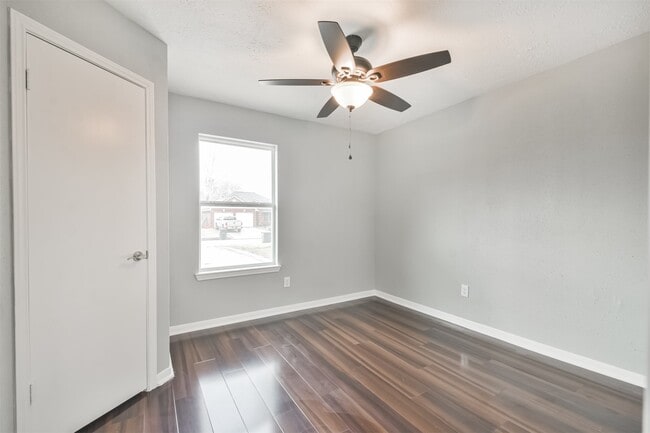 Building Photo - 1011 Cedar Post Ct