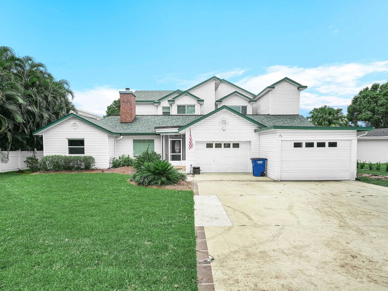Building Photo - 3061 SW Lakeview Dr