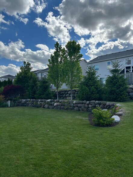 Building Photo - 5370 Little Bluestem Dr